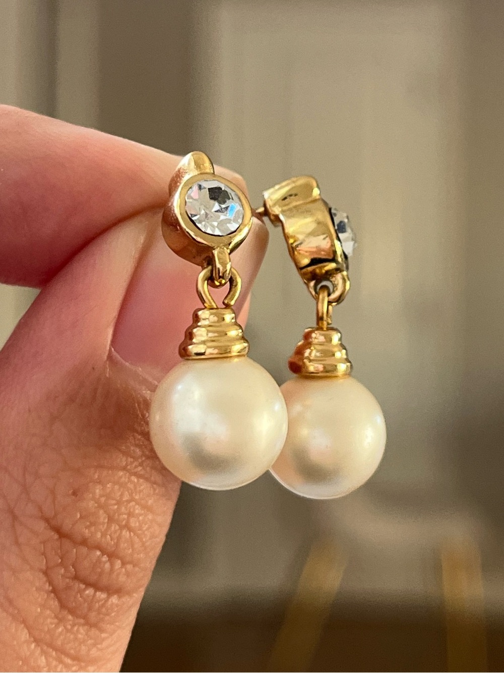 Vintage Christian Dior Round Pearl Drop Dangle Rhinestone 14k Gold Post Earrings - Picture 7 of 8